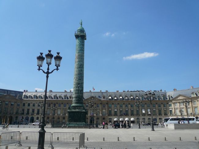 ｳﾞｧﾝﾄﾞｰﾑ広場<br />ここはあのﾌﾗﾝｽ革命やﾍﾞﾙｻｲﾕの薔薇で有名なだけではなく、<br />ﾀﾞｲｱﾅ妃が事故にあう前に滞在していたﾎﾃﾙﾘｯﾂ、<br />ｼｮﾊﾟﾝの最後の家もあります。<br />