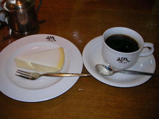 コーヒー＆デザートはこちら（＾＾）<br /><br />確か単品での注文です。