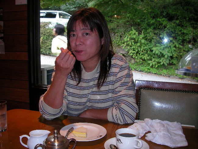 これは女性なら外せないデザートでしょう！<br /><br />いや、スイーツ男子でも見逃せない。<br /><br />ちなみに自分は甘党では全くないのですが、それでも美味しいと思いました。<br /><br />オススメです（^v^）<br />