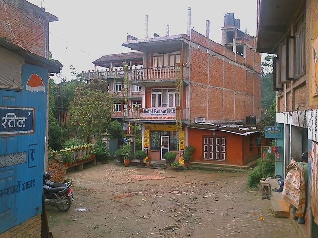 わずかな情報から、ホテルパナウティを見つけ、チェックイン。