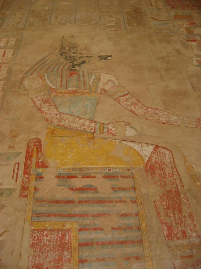 アヌビス神のレリーフ。