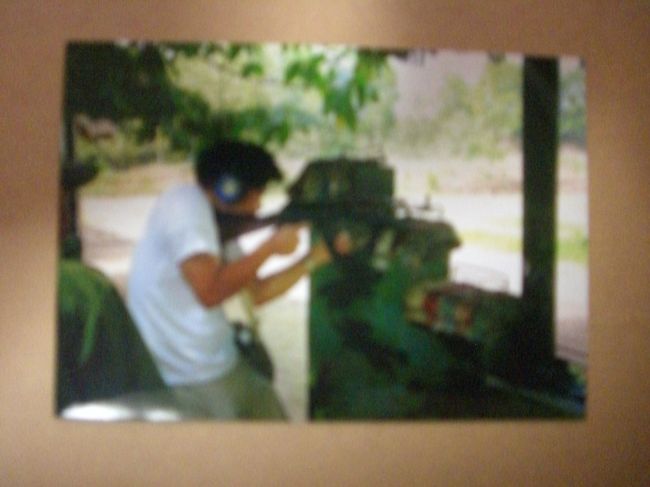 クチトンネルで体験射撃が少しの費用でできました。<br /><br />ライフルなので衝撃が・・・<br /><br />（アナログ写真）