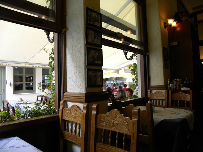 プラカのレストラン。<br />内装も可愛い。