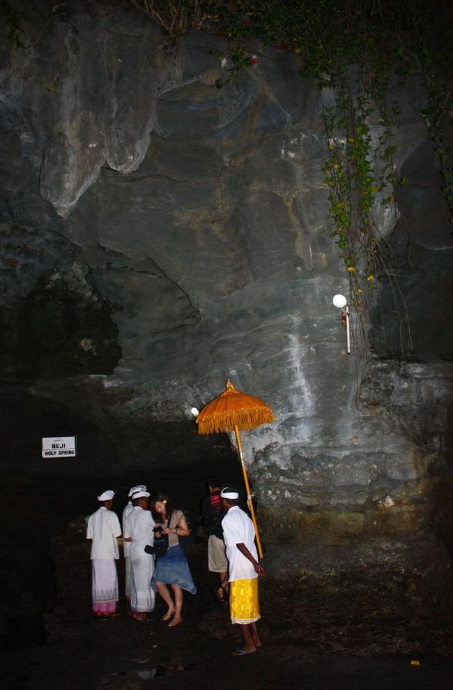 行列が少なくなったので改めて見に行くと…結構大きい！