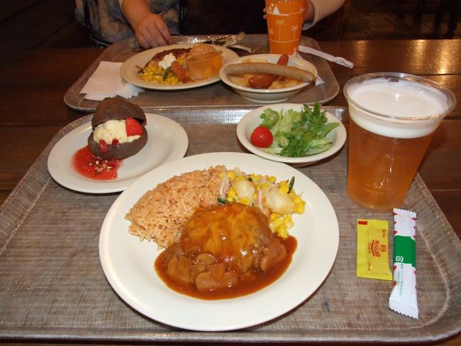 こちらはダーリンのクリスマスセット。<br /><br />ビールも300円追加で生が飲めるとあってダーリン喜ぶ♪<br /><br />