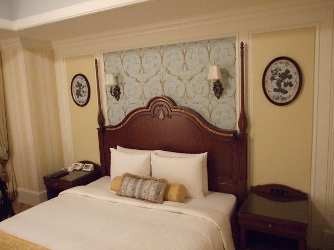 こちらはベッド<br /><br />ダブルでした。<br /><br />ランドホテルもいいんじゃない(^^♪<br /><br />