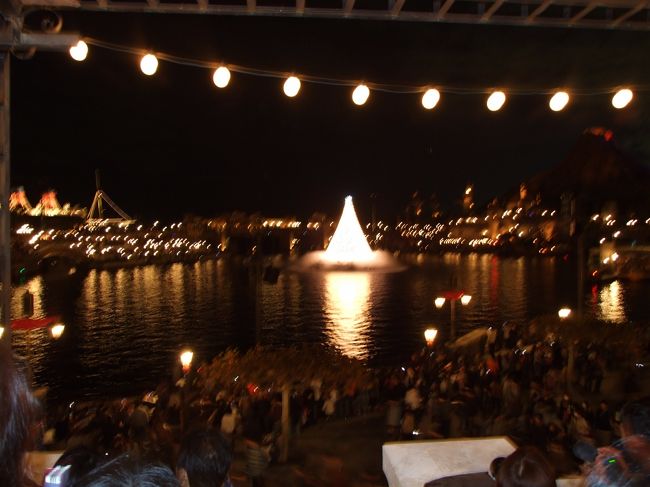 こちらキャンドルライトが終わってから、3段目のテラスに移動して撮影。<br /><br />ほらほら。<br /><br />来年は失敗は許しませんよ!!<br /><br />