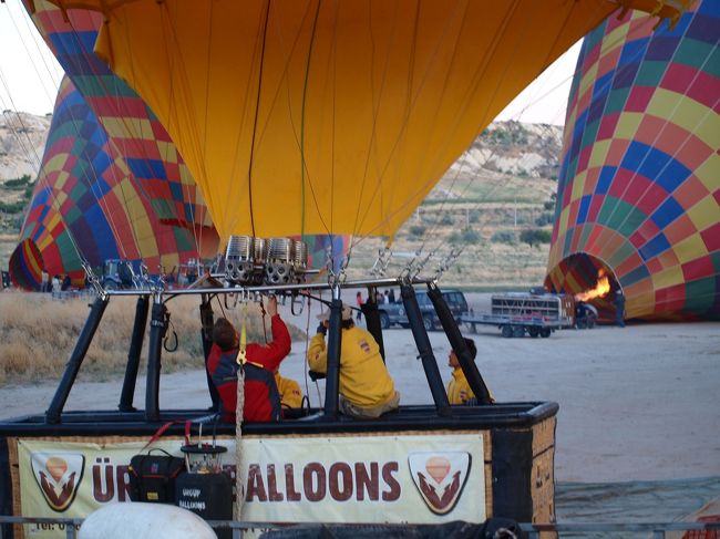 バスケットは大きく、１基に１６人乗れます。