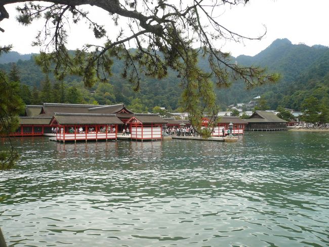 厳島神社へ向かいます。