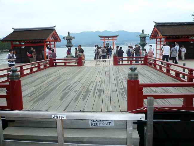 高舞台　（国宝）<br /><br />舞楽が舞われる舞台です。