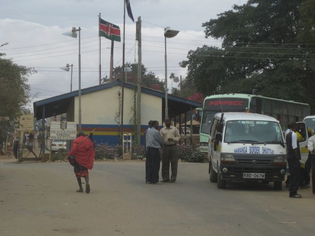 と思ったら、<br />タンザニアとの国境まで５００ｍとのこと。<br />本当は、あまり写真も撮っちゃダメみたいです。<br />国境の街、ナマンガ。<br />ここまで来たら、国境越えたかった（＞＜）<br />