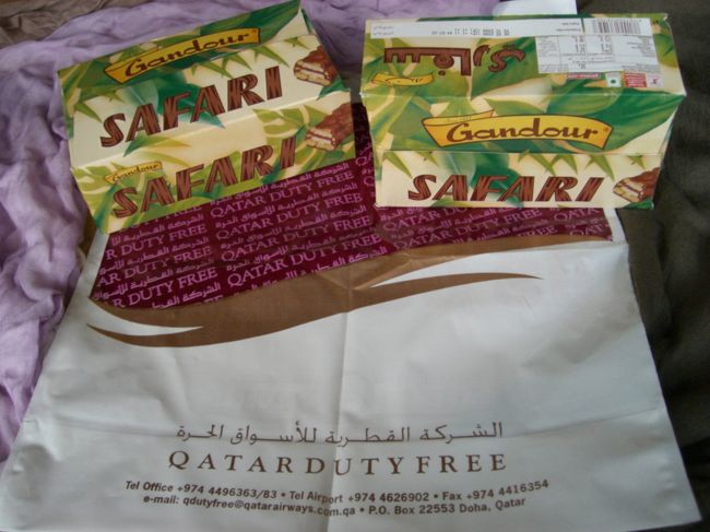 カタールで買った、<br />サウジアラビア産の<br />サファリチョコ。<br />普通においしいチョコバーです。<br />1箱１１リヤル？リエル？<br />カードで買って、２箱２２リヤル？リエル？で５７１円。<br />安い！！