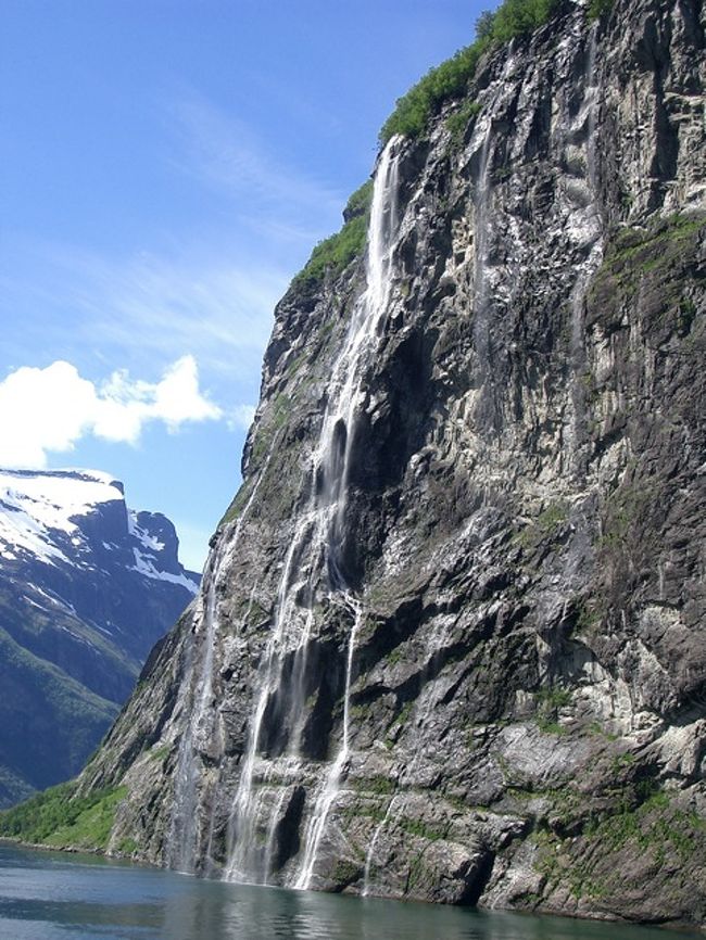 Four sisters fallsのひとつ手前にある滝。