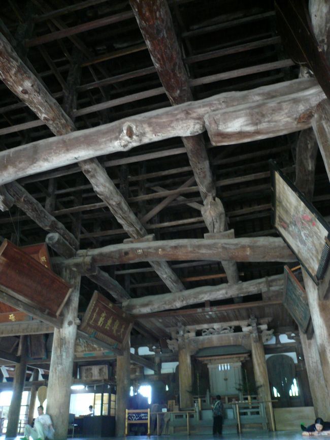 完成していれば、さぞや豪華な桃山文化を取り入れた大経堂になっていたといわれます。