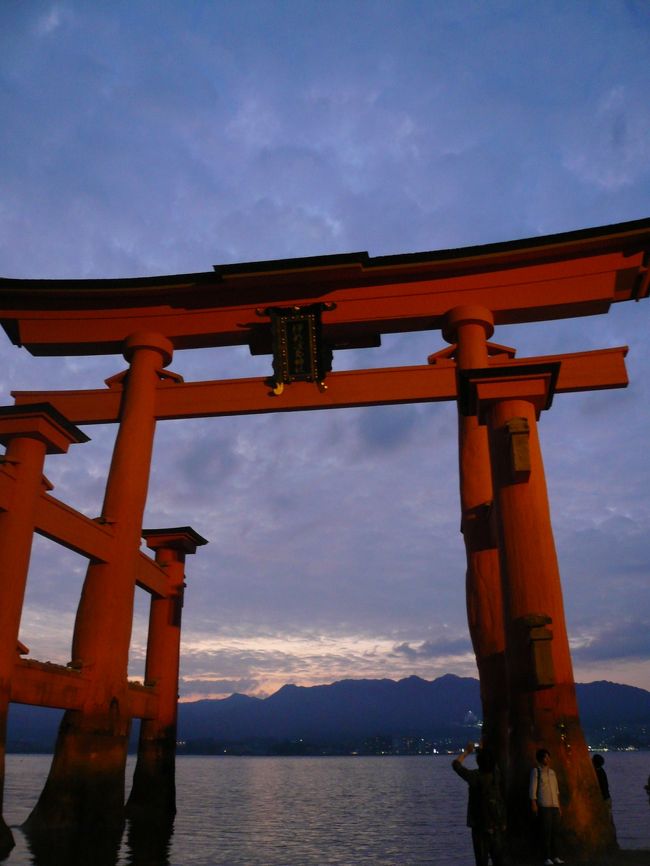 干潮の時間になり再び大鳥居へきました。