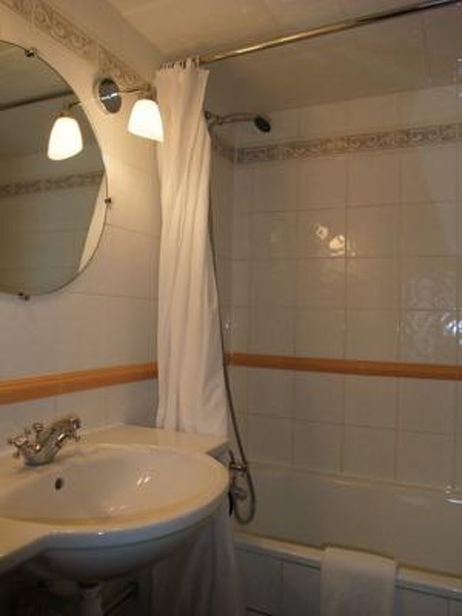 そして今回の旅行で、はじめてのバスタブ付き！<br /><br />だから記念撮影。