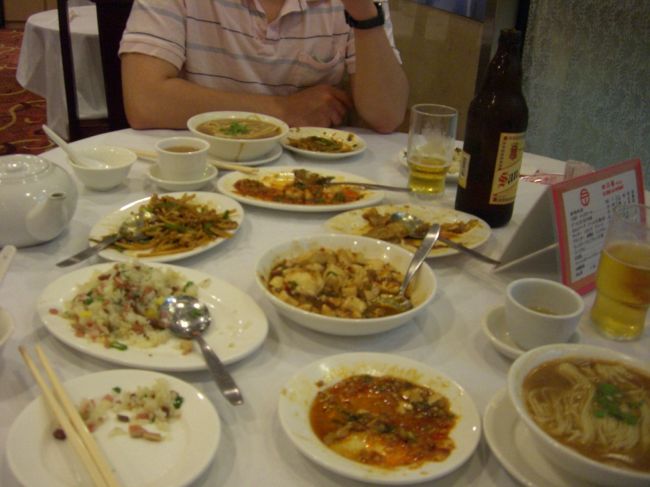 夕食の四川料理<br /><br />沢山出てきました