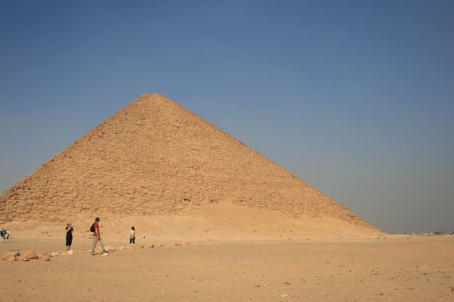 赤のピラミッド