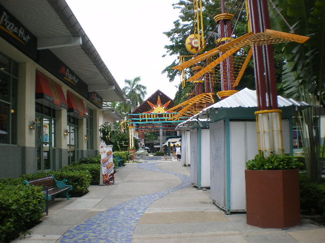 北パタヤＢＩＧ　Ｃ入り口、ここは便利なスーパーで<br />私はよく利用します。レストランが、お手ごろです。