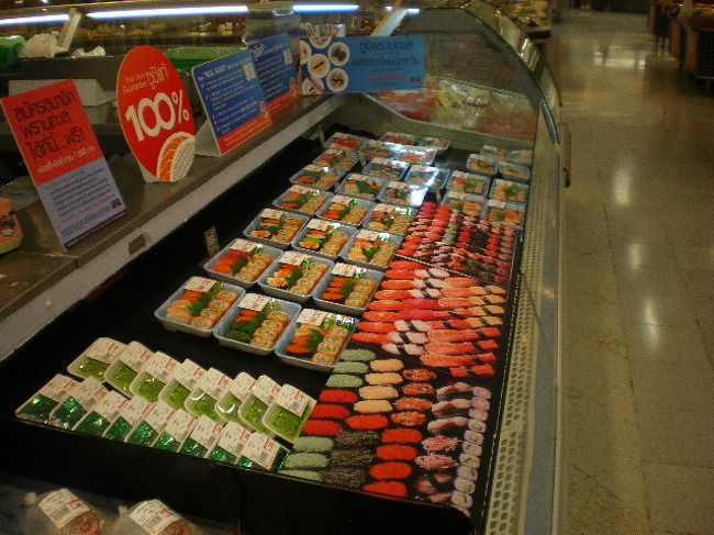 おすしが、個々に包装され、綺麗に陳列されてます。