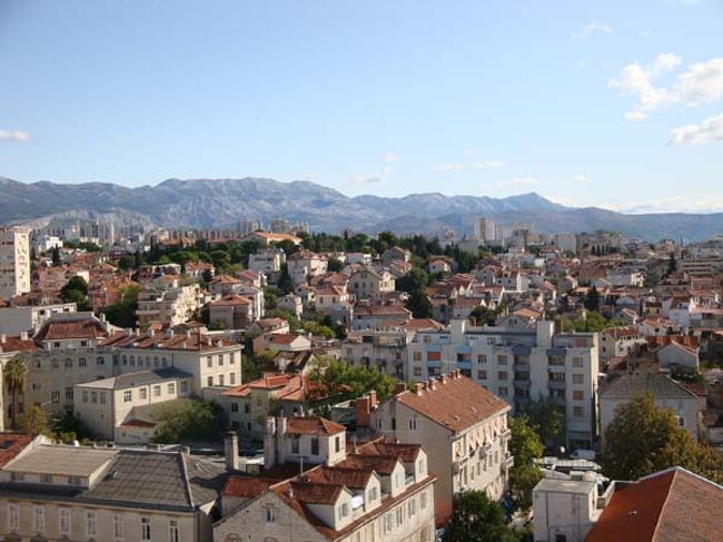 ←大聖堂・鐘楼からの眺め