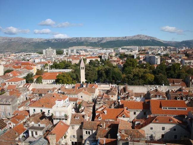 ←大聖堂・鐘楼からの眺め