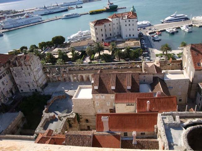 ←大聖堂・鐘楼からの眺め