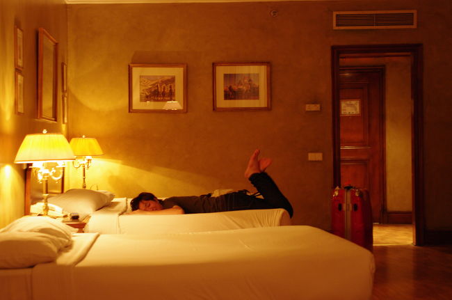 ホテルは、JJWアマランテ・ピラミッツ。<br /><br />ラッキーなことに、用意されたのは、最上階のテラスつき。しかもかなり広い部屋だった。