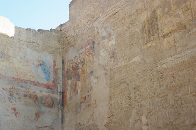 ルクソール神殿内の壁画には、キリスト教色も色濃く残っています。