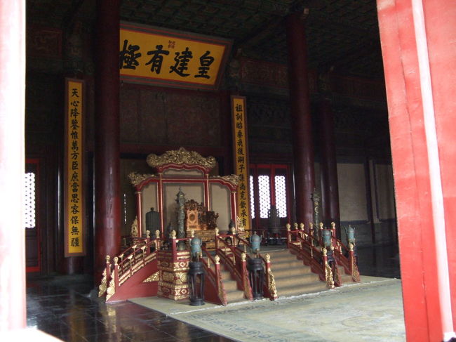 おそらく、玉座。<br />意外に質素でした。