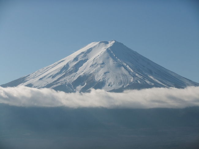 首飾りのように雲がかかってます<br /><br />いやぁ絶景です