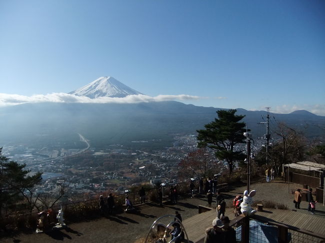 空も綺麗な青<br /><br />この辺に住んでる人は毎日こんな景色見てるんだよなぁ