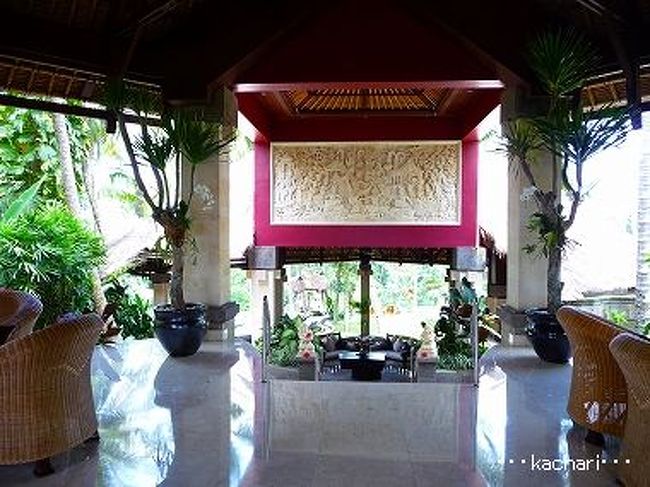 <br />送迎車でピタマハまで迎えに来てもらい、到着したヴァイスロイのロビー。<br />