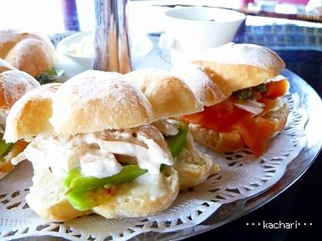 <br />ふんわりとしたパンがおいしい　サンドイッチ。