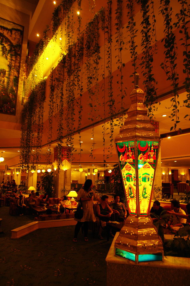 ピラミサ・イシス・アイランドのロビー。