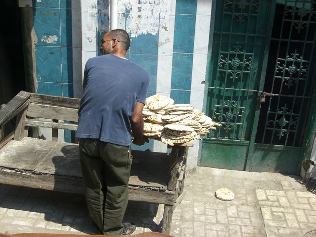 多分パン屋さん。<br />パンが落っこちちゃってます。