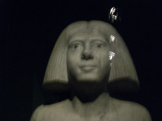 目がコワイ２。<br />目は水晶がはめ込まれていて、光で照らすと本物の目のように見えます。