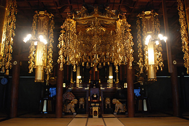 法堂。<br /><br />神の力を感じる。<br />こんな場所が撮れるのも、永平寺ならでは。