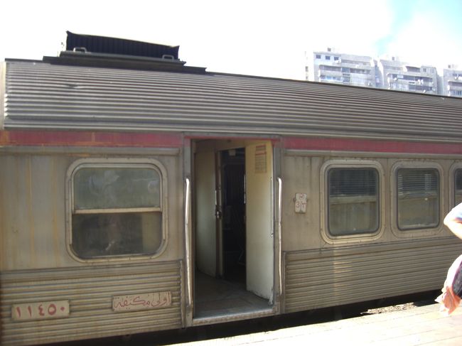 帰りの列車。（行きより汚い。）<br />