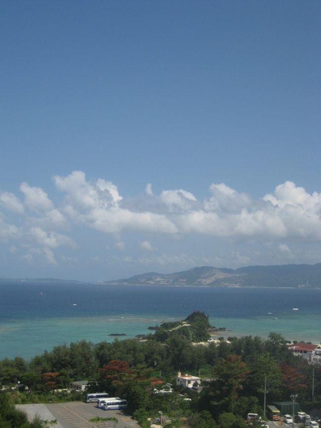 青空とキレイな海。<br />天気が良いって素晴らしい〜！！