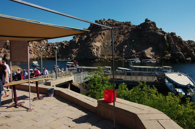 イシス神殿の船着き場に到着！ 