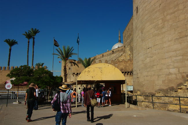 さぁ、次の目的地、モハメド・アリ・モスクにつきました！