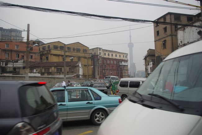 ホテルに移動<br />上海市内は、とても渋滞しています。<br />そして、あっちもこっちも工事中・・・。