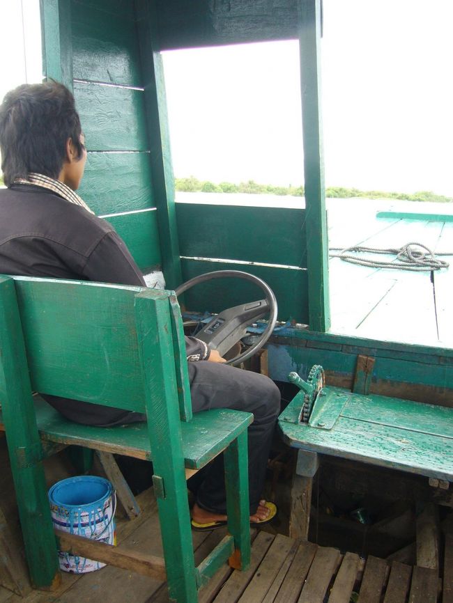 貸し切った船の船長さん。<br />若いのに、黙々と仕事してて、プロ！って感じでした。