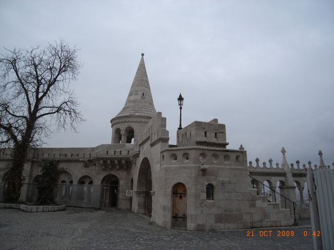 漁夫の砦です。<br />立派な建物