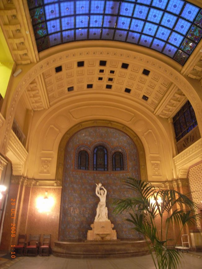 これは温泉施設のenterance