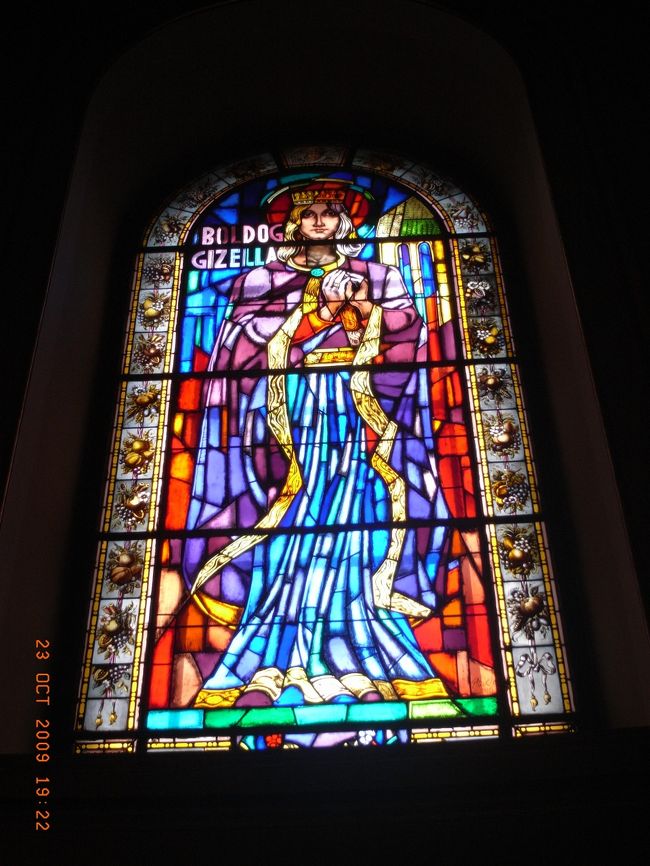 ステンドグラス。<br />見たままが撮影できないのが素人の悲しさ