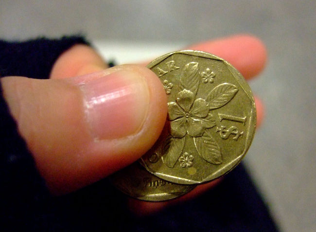 すると、１Sドルが返却された。<br />毎回払い戻すのが面倒ならチケット使用後、30日以内なら払い戻しが可能なのでまとめて行ってもOK。