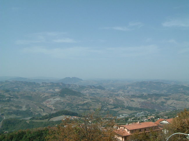 サンマリノ共和国って、高台の上にあるんですよね。