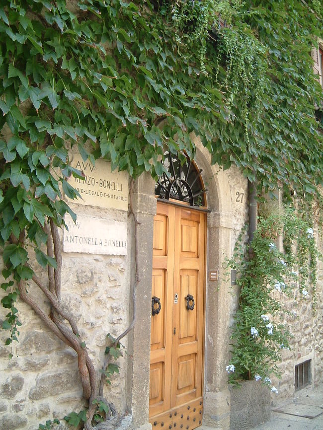 素敵な、おとぎ話にでもでてきそうなお家のドア♪